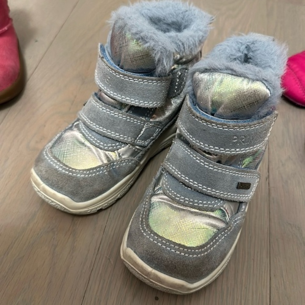 Primigi girls winter boots size 25/8
